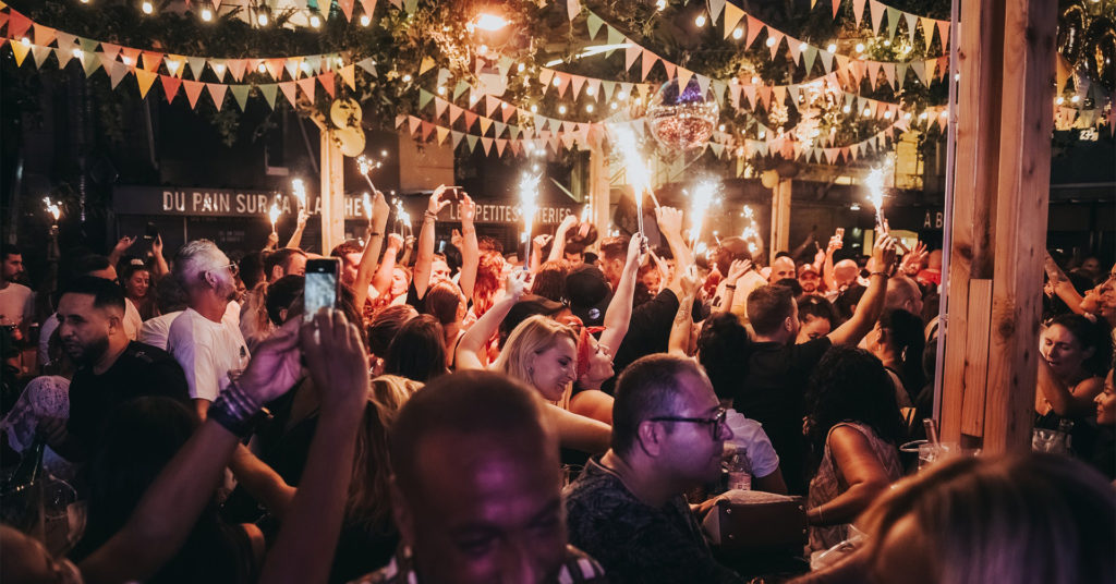 Vue panoramique d’une soirée de nouvel an sur Marseille